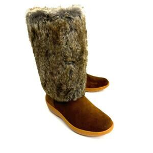 NWT Oscar Sport Brown Faux Fur Boots
